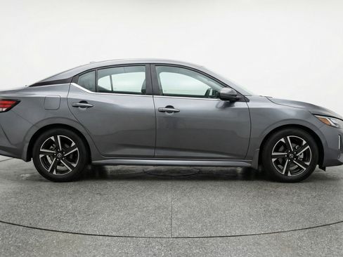 Used 2025 Nissan Sentra SV FWD image 11