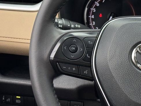 Used 2025 Toyota RAV4 XLE Premium image 14