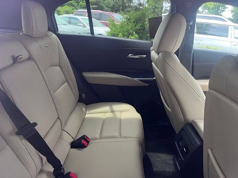 Used 2024 Cadillac XT4 Premium Luxury w/ Active Safety Package FWD image 5