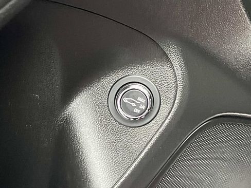 Used 2023 Buick Encore GX Select w/ Sport Touring Package image 18