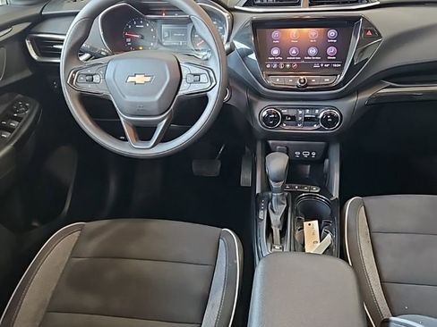 Used 2022 Chevrolet TrailBlazer LT w/ Convenience Package image 23