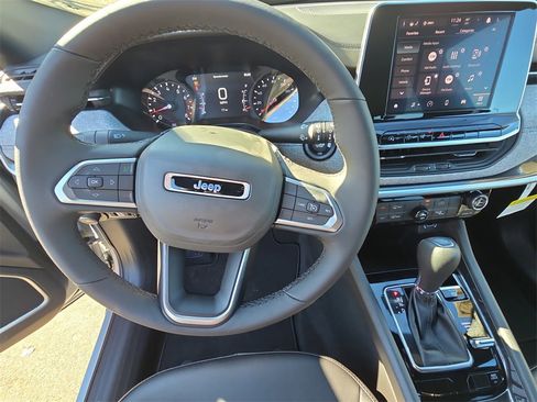 New 2026 Jeep Compass Latitude image 16