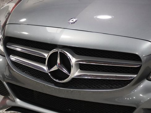 Used 2017 Mercedes-Benz C 300 4MATIC Sedan image 14