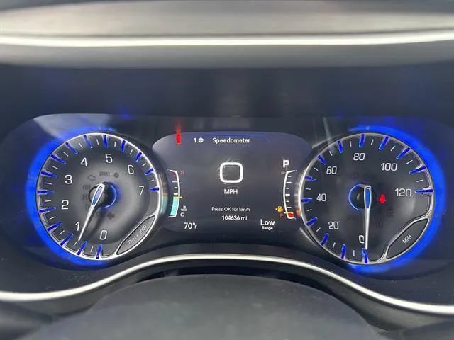 Used 2021 Chrysler Pacifica Touring-L FWD image 10