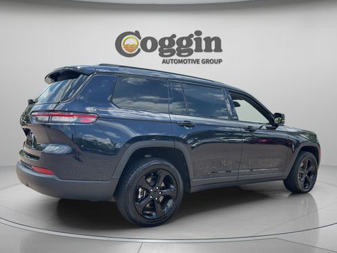 Used 2023 Jeep Grand Cherokee L Limited w/ Luxury Tech Group II RWD image 5