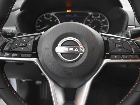 New 2025 Nissan Altima 2.5 SR image 30