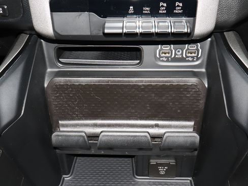 Used 2022 RAM 1500 Big Horn w/ Built-to-serve Edition image 21