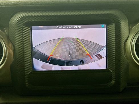 Used 2018 Jeep Wrangler Unlimited Sahara image 20