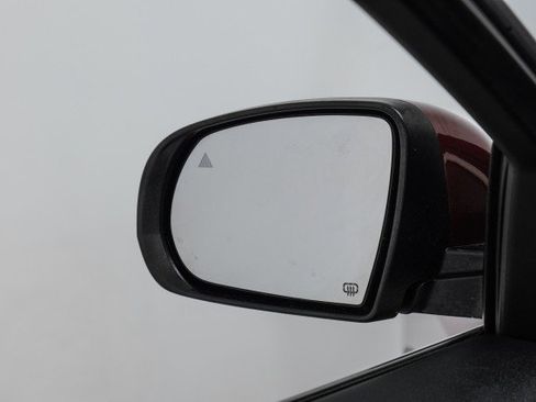 Used 2019 Jeep Cherokee Limited image 35