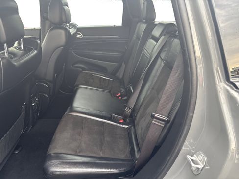 Used 2022 Jeep Grand Cherokee Laredo X image 10