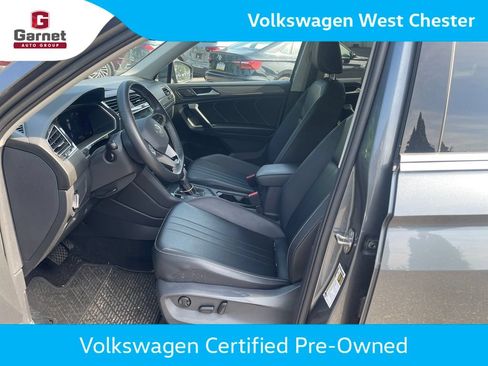 Certified 2023 Volkswagen Tiguan SE w/ Panoramic Sunroof Package AWD/4WD image 10