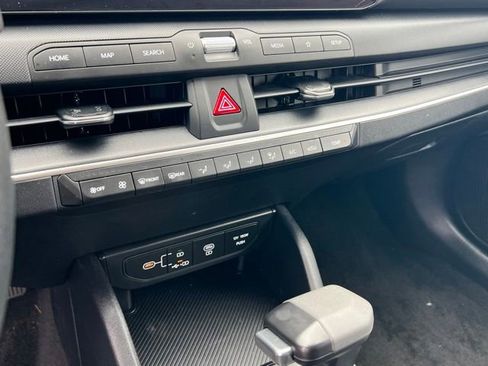 Certified 2025 Kia K4 FWD image 20