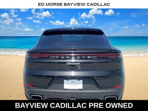 Used 2024 Porsche Cayenne Coupe AWD/4WD image 4