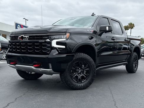 Used 2023 Chevrolet Silverado 1500 ZR2 w/ Technology Package AWD/4WD image 2