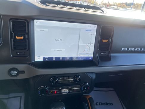 Used 2022 Ford Bronco Badlands image 17