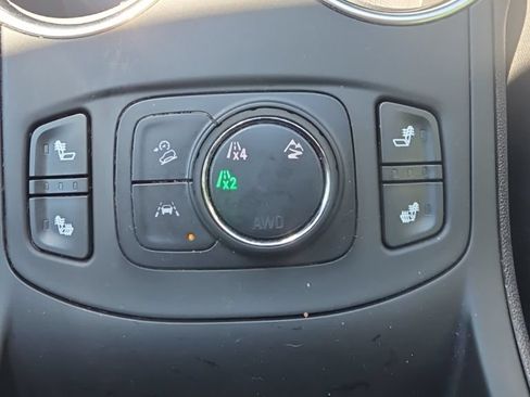 Used 2024 GMC Terrain SLT AWD/4WD image 27