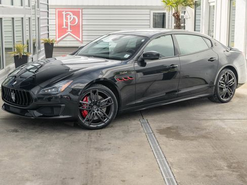 Used 2021 Maserati Quattroporte Trofeo image 2