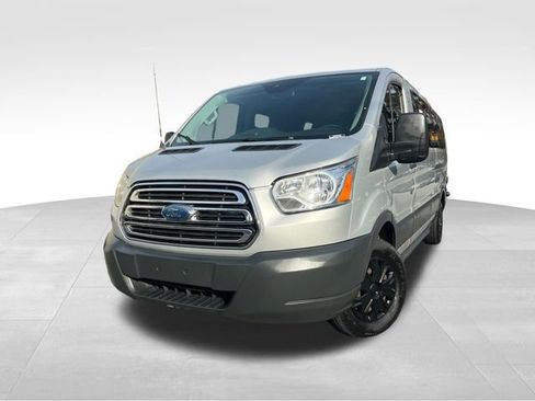 Used 2015 Ford Transit 350 XLT image 10
