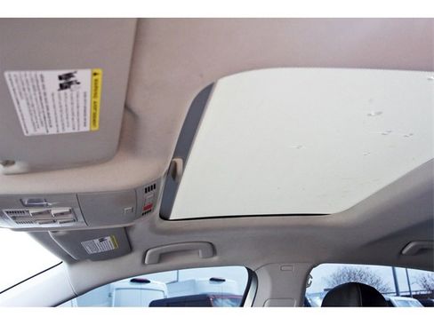 Used 2019 Volkswagen Jetta SEL w/ Cold Weather Package image 28