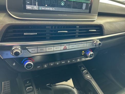 Used 2022 Kia Telluride SX w/ SX Prestige Package image 48