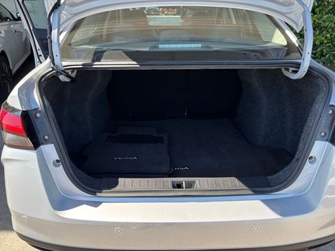 Used 2025 Nissan Versa SV FWD image 31