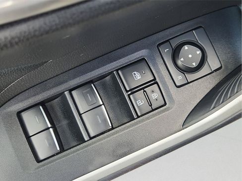 Used 2025 Toyota RAV4 XLE AWD/4WD image 22