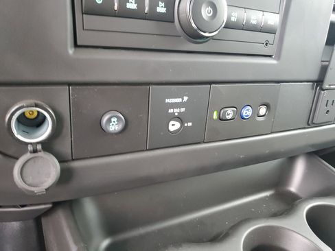 New 2025 GMC Savana 2500 w/ Driver Convenience Package RWD image 21