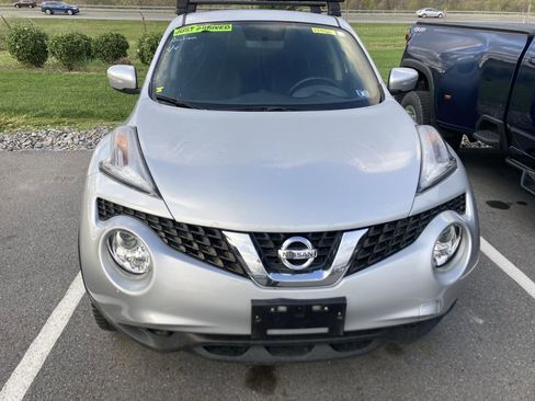 Used 2016 Nissan Juke SV image 2