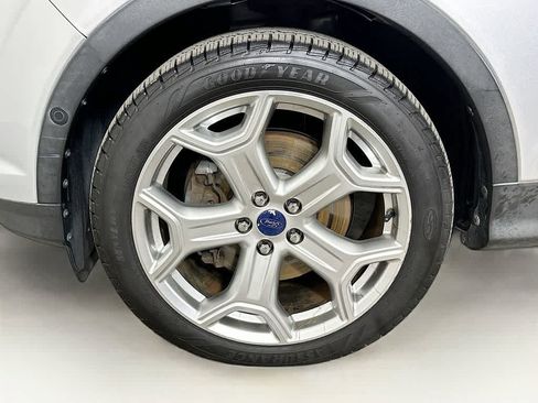 Used 2017 Ford Escape Titanium w/ Equipment Group 301A AWD/4WD image 7