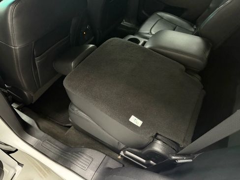 Used 2016 Ford Explorer XLT w/ Equipment Group 202A image 40