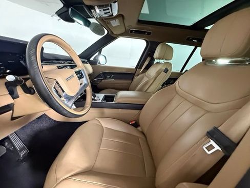 Used 2025 Land Rover Range Rover SE AWD/4WD image 17