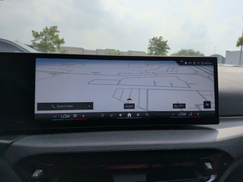 Used 2025 BMW 330i Sedan w/ M Sport Package RWD image 16