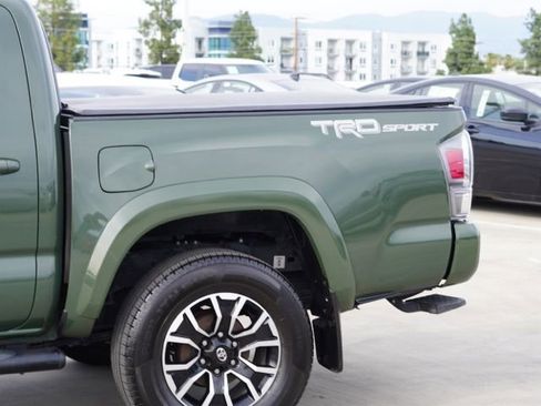 Used 2021 Toyota Tacoma TRD Sport w/ Technology Package RWD image 12