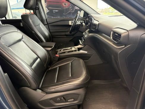 Certified 2020 Ford Explorer XLT w/ Equipment Group 202A AWD/4WD image 12