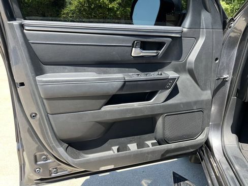 Used 2024 Toyota Sequoia Platinum AWD/4WD image 23