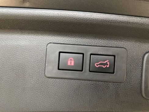 Used 2023 Subaru Forester Premium AWD/4WD image 8