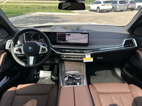 New 2026 BMW X5 xDrive50e w/ M Sport Package image 10
