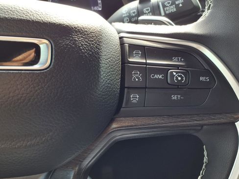 Used 2025 Jeep Grand Cherokee L Limited w/ Black Appearance Package RWD image 19