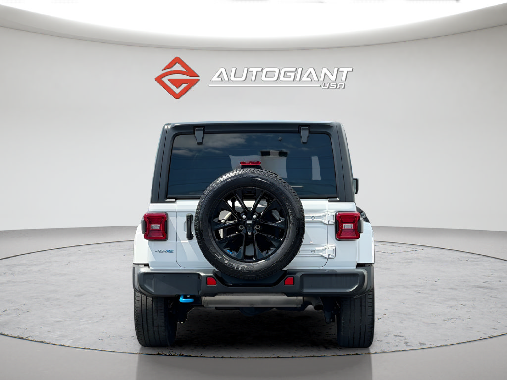 Used 2022 Jeep Wrangler Unlimited Sahara AWD/4WD image 7