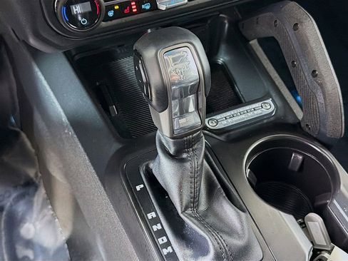 Used 2025 Ford Bronco Badlands image 37