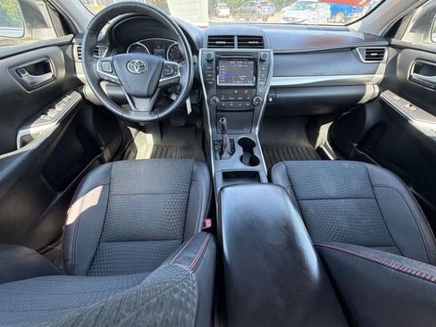 Used 2015 Toyota Camry SE FWD image 23