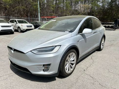Used 2017 Tesla Model X 75D AWD/4WD image 3