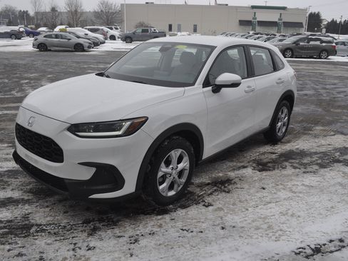 Certified 2025 Honda HR-V LX image 3