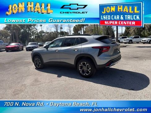 Used 2026 Chevrolet Trax LT w/ Driver Confidence Package image 7