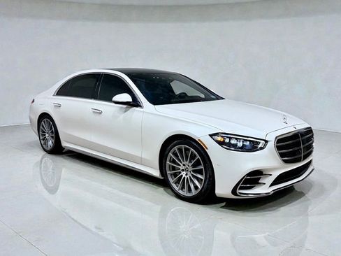Used 2022 Mercedes-Benz S 500 4MATIC Sedan w/ AMG Line Package image 13