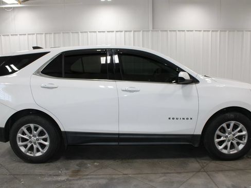 Used 2018 Chevrolet Equinox LT FWD image 12