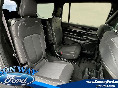 Used 2025 Jeep Grand Cherokee L Laredo w/ Luxury Tech Group I image 27