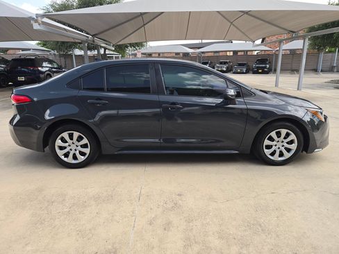 Used 2023 Toyota Corolla LE FWD image 2
