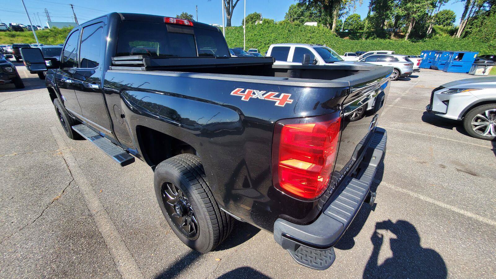 Used 2015 Chevrolet Silverado 2500 High Country w/ Duramax Plus Package AWD/4WD image 8