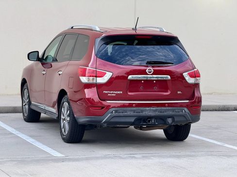Used 2015 Nissan Pathfinder SL w/ SL Tech Package FWD image 5